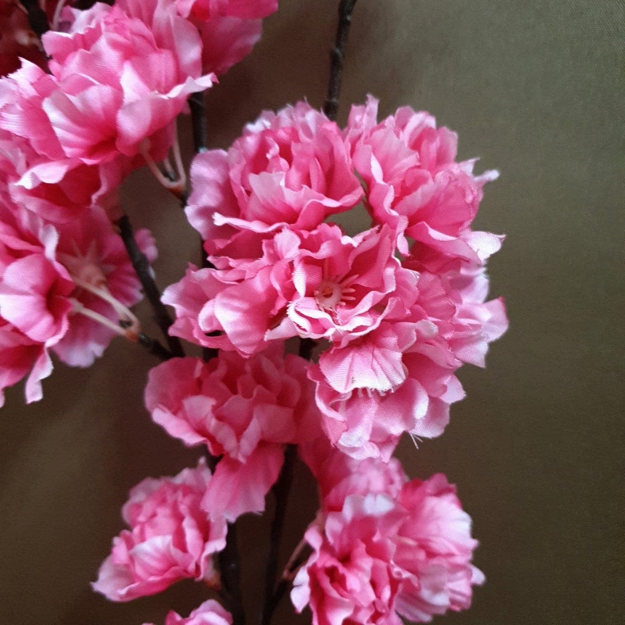 นาราซากุระ (P407), Cherry blossom — delicate florets that lend movement to a tall, branching stem.