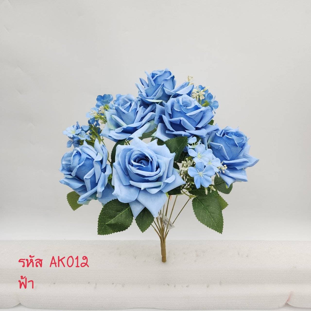 บูเก้กุหลาบ+แซม (AK01), A bouquet of rose — velvet petals folded into opening, multi-layered tiers.