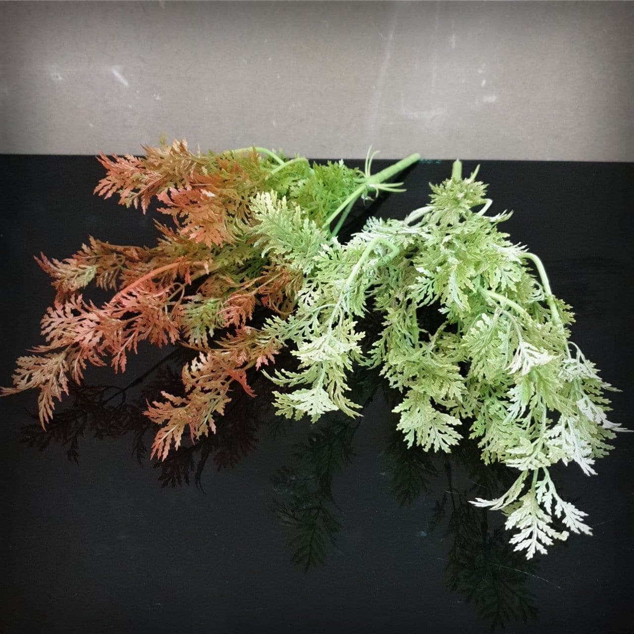 บูเก้แซม (DB01), A bouquet of filler accent — small scattered blooms that pace the gaps between focal flowers.