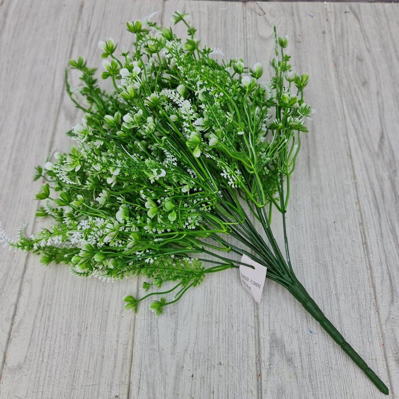 แซมสุดคุ้ม 10กิ่ง (HK49), Filler accent (10 branches) — a connective filler that gives a bouquet drape and air.