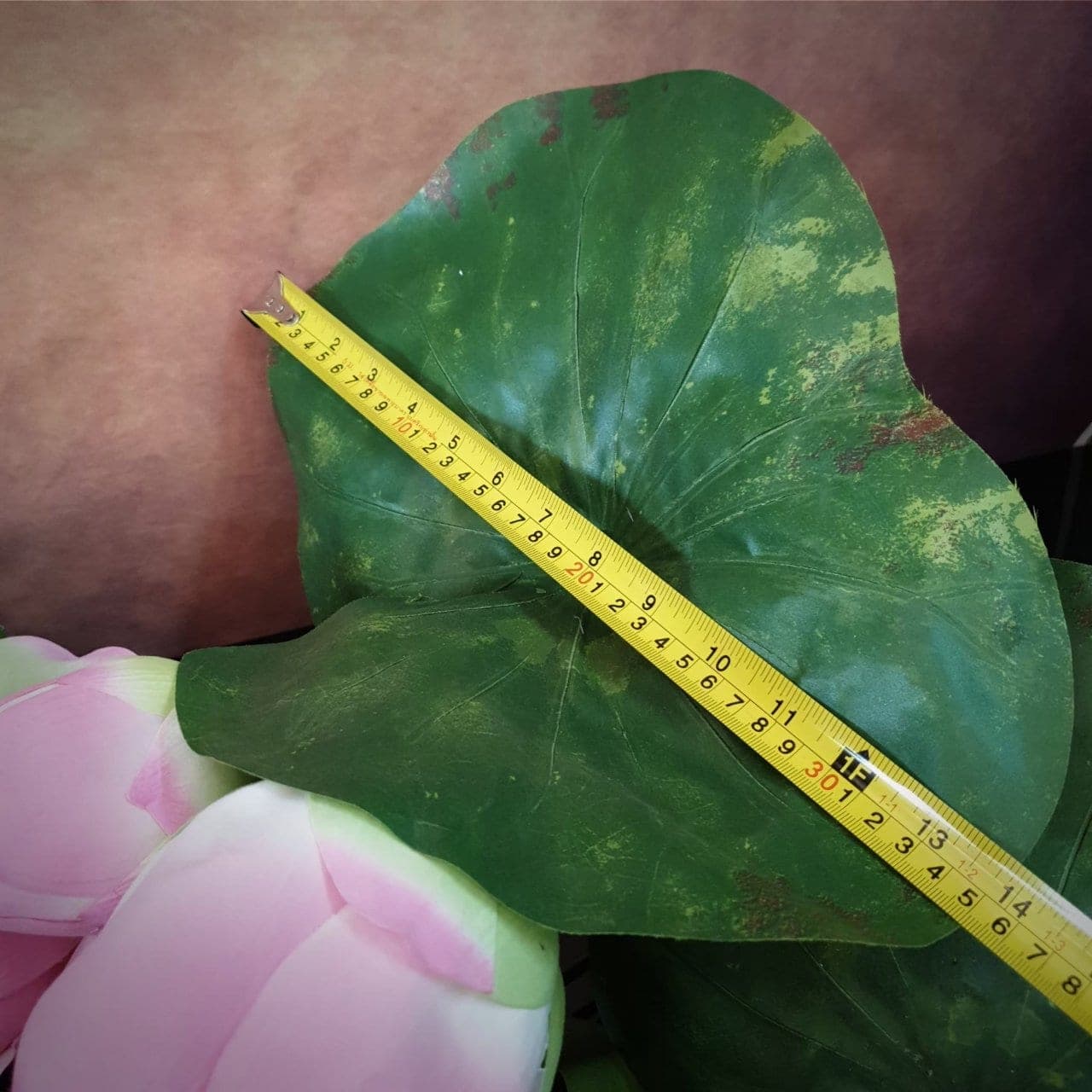 บูเก้บัวจักรพรรดิ์ (P342), A bouquet of lotus — an open, soft-petalled form with a quiet, balanced rhythm.