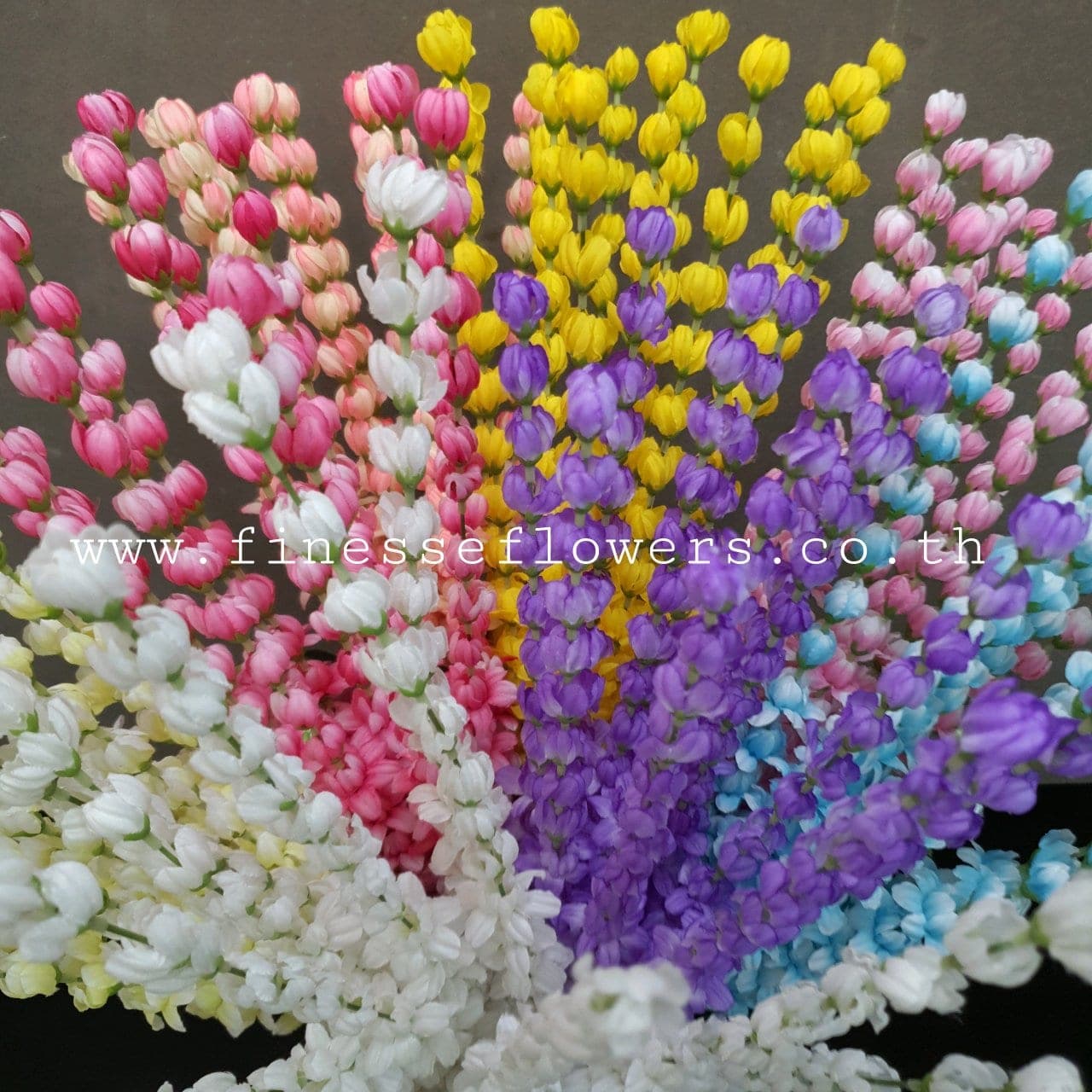 มะลิลาช่อยาว (P-111), Jasmine — small, pure white flowers added for fine detail and a quiet Thai accent.