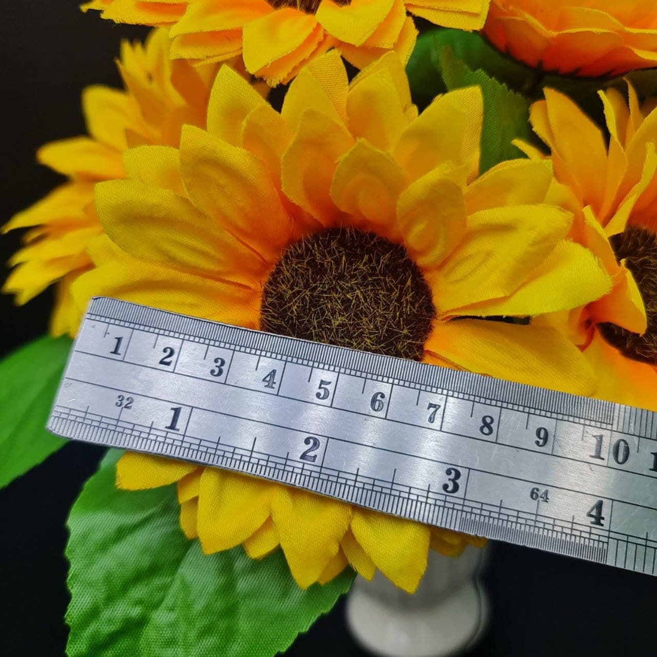 ทานตะวัน 5ดอก (LV2), Sunflower (5 blooms) — golden petals fanning out from a deep, brooding centre.