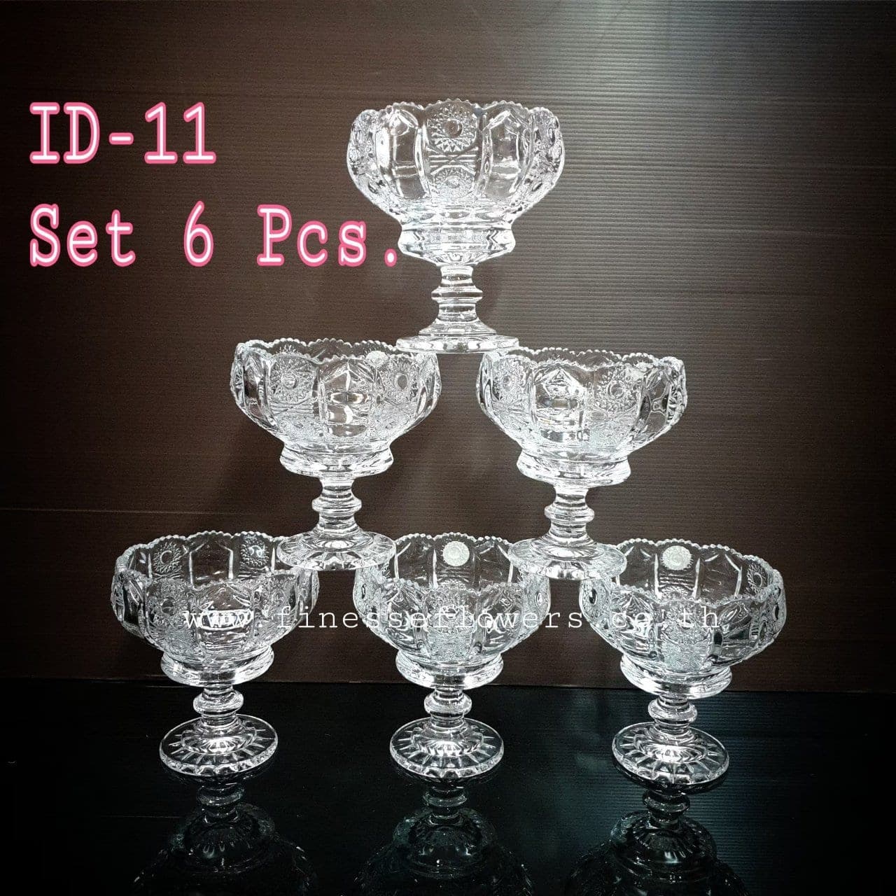 แจกัน ID (X9WOW1M), Vase — ceramic and glass vessels chosen to hold and frame the arrangement.
